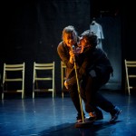 Pleurage et scintillement au Triangle : chaises et sentiments